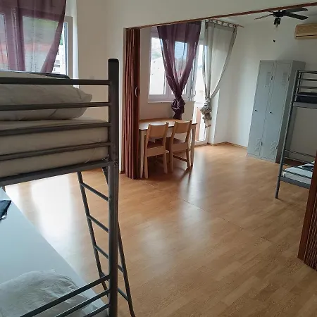 Hostel Klaus *